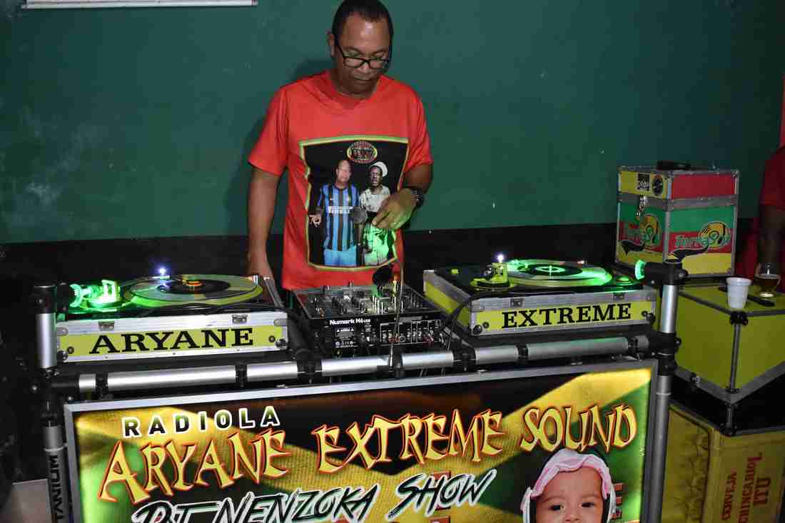 Radiola Aryane Extreme Sound; photo © David Katz